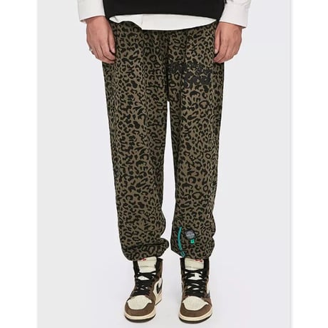 WOSS.official/leopard sweat pants
