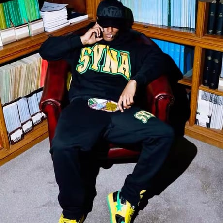 SYNA WORLD / Logo college Hoodie (BLACK)