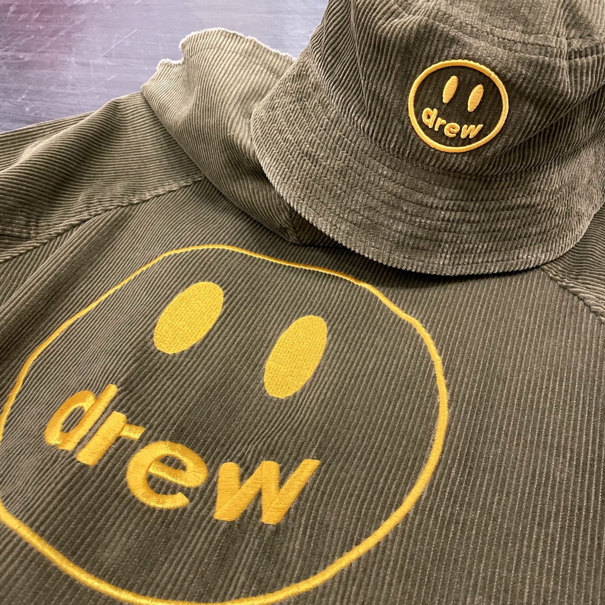 【Drew House】corduroy パーカー マスコット刺繍 Drew House/Mascot Corduroy Hoodie | BINGOSTAR