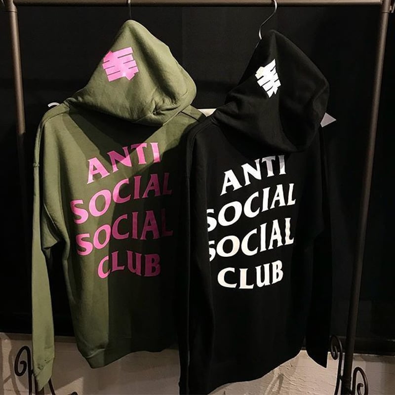 undefeated  antisocialsocialclub フーディーパーカー