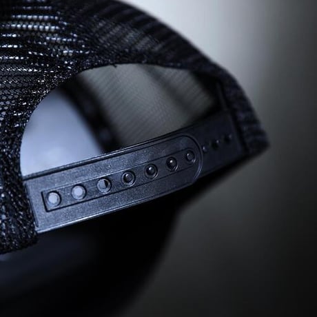 By The R/ Letter Mesh Cap "BLACK×WHITE"