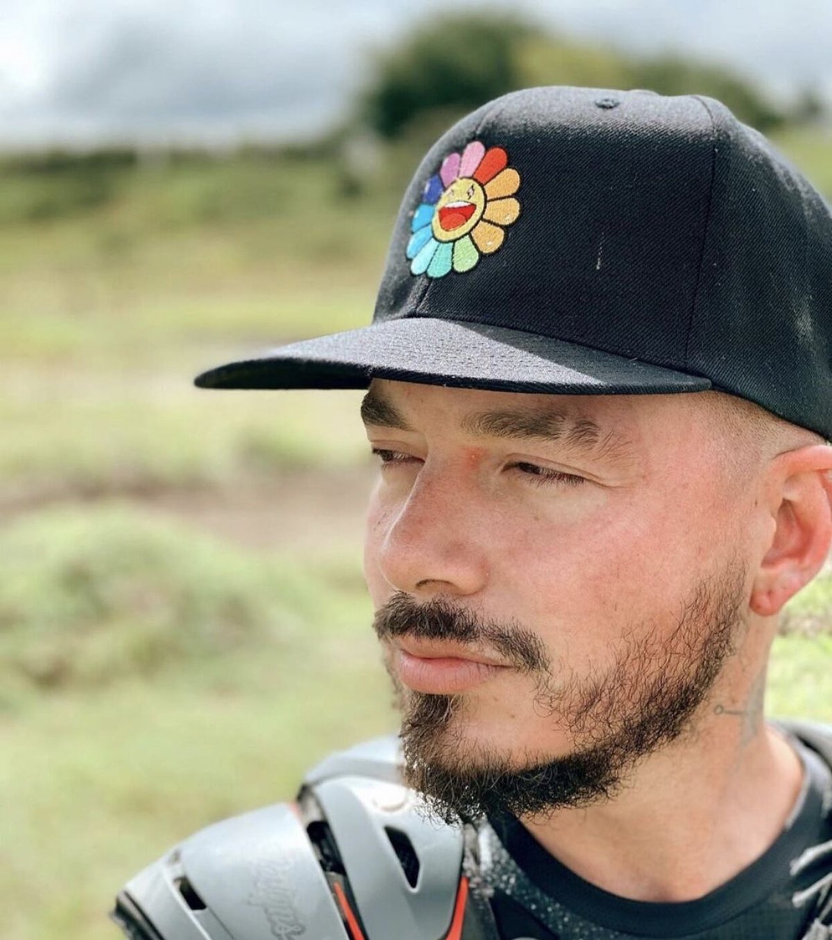 J Balvin 村上隆 20SS フラワー ベースボールキャップ カイカイキキ fit=scale-down,w=1200
