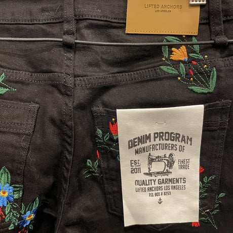 LIFTED ANCHORS/Flower BLACK DENIM