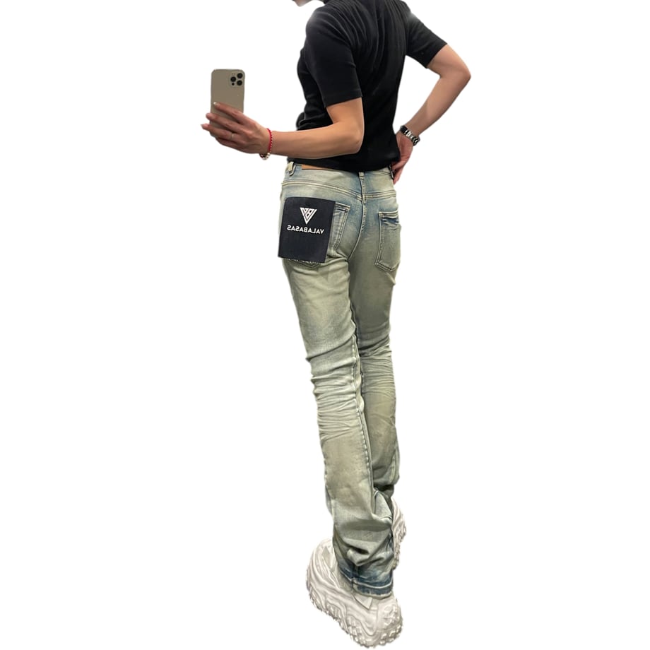 6a150ba4f0358e43f8a9b6b0