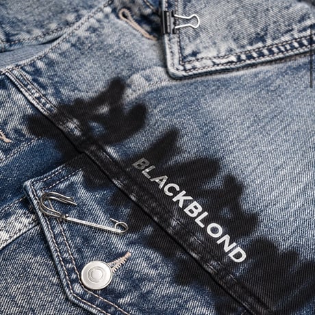 BLACK BLOND/Graffiti Metal Logo Denim Jacket