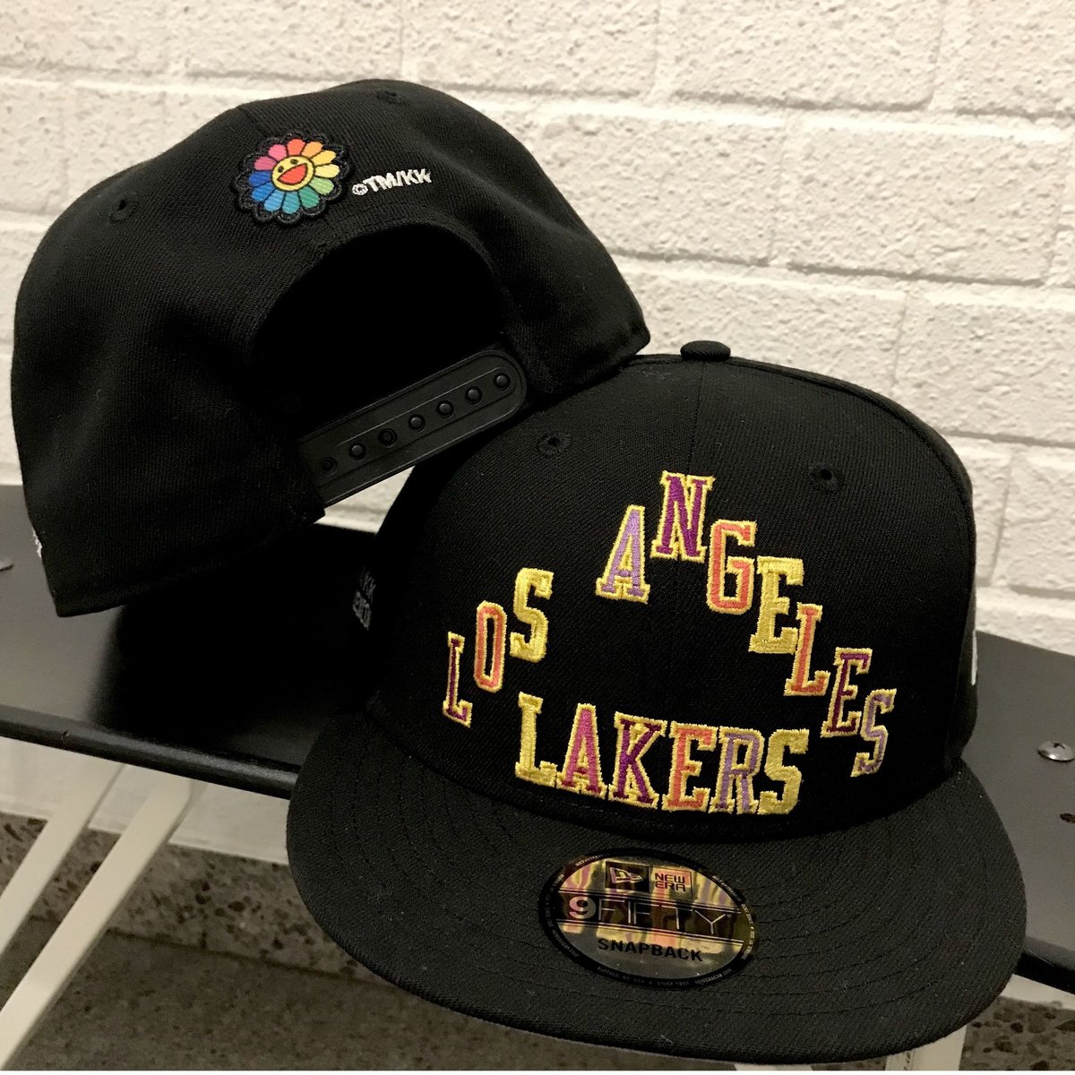 限定品 COMPLEXCON KAIKAI KIKI LAKERS スタジャン-