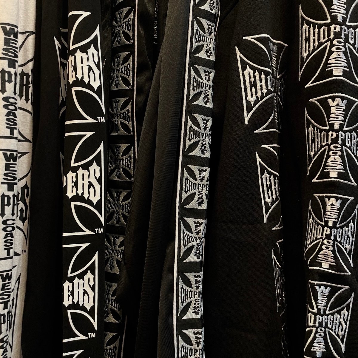 ジップアップパーカー　紺　WEST COAST CHOPPERS 刺繍ロゴ CATEGORY WEST COAST CHOPPERS | On Fleek