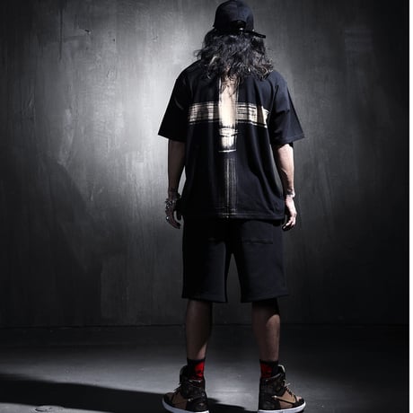 By The R/ Cross breach Tshirts BLACK "SET UP"