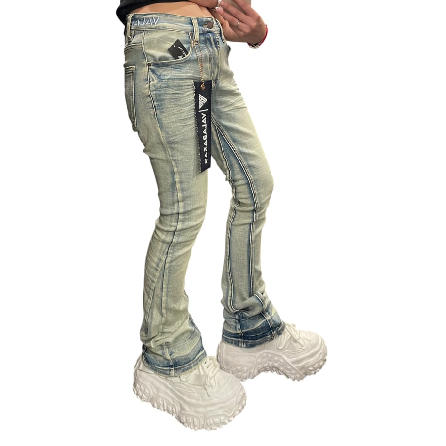 6a150ba4f0358e43f8a9b6b0