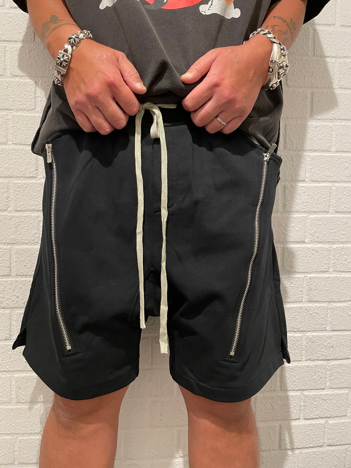 Mismatch NYC/Zip Shorts Black | BINGOSTAR ・ ビン Mismatch NYC/Zip Shorts Black | BINGOSTAR ・ ビン