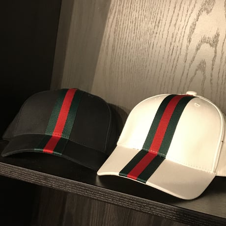 No Face No case/  green red line  Cap