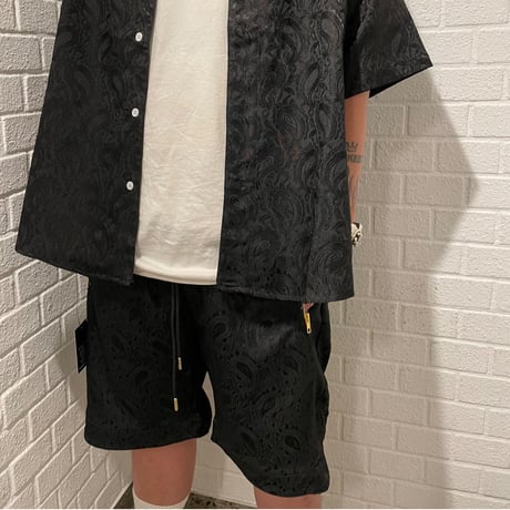 Mismatch NYC/Paisley Shorts  BLACK