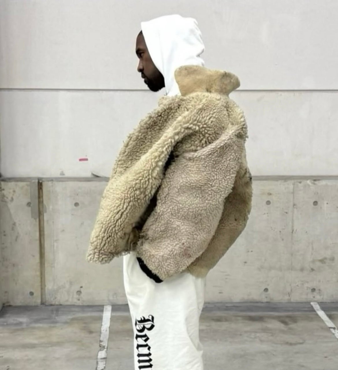 yzy ゴーシャラブチンスキー　セットアップ イージーがゴーシャ・ラブチンスキーによる新コレクションを発表