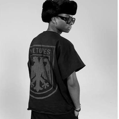 YEEZY / VALTURES LOGO Tee "BLACK"