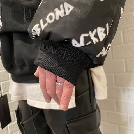 BLACK BLOND/REVERSIBLE SHORT BOMBER JACKET