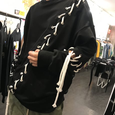 WOSS.official/lace up crewneck