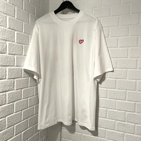 Mismatch NYC/Embroidery Heart Tee