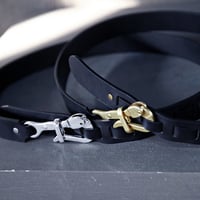 By The R/ Leather belt