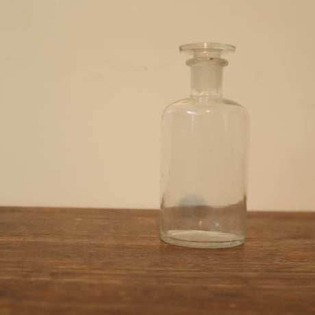 ガラスの薬瓶 / ie22_262