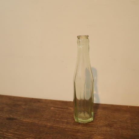 レトロなガラス瓶 / ie22_257
