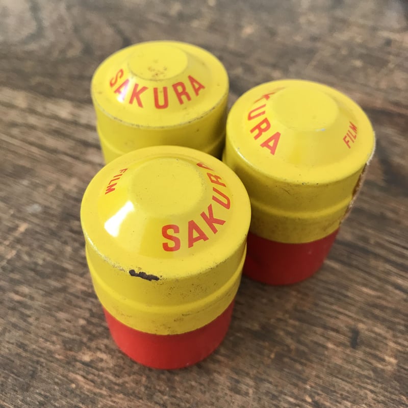 スヌーピー フィルムケース14個 ＋プラスチックケース　サクラカラー　昭和レトロ Yahoo!オークション -「スヌーピー フィルムケース」の落札相場