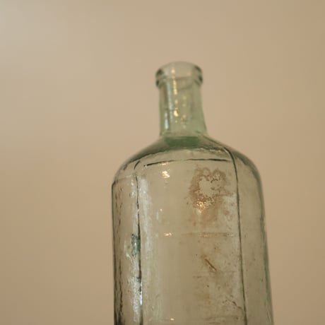 古い 色ガラスの小さな瓶 / ie22_265