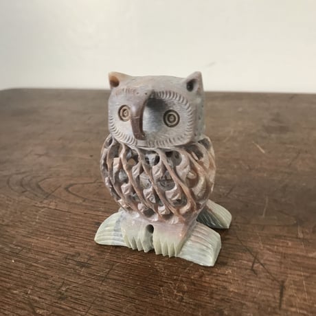 石の彫刻 ミミズクの親子