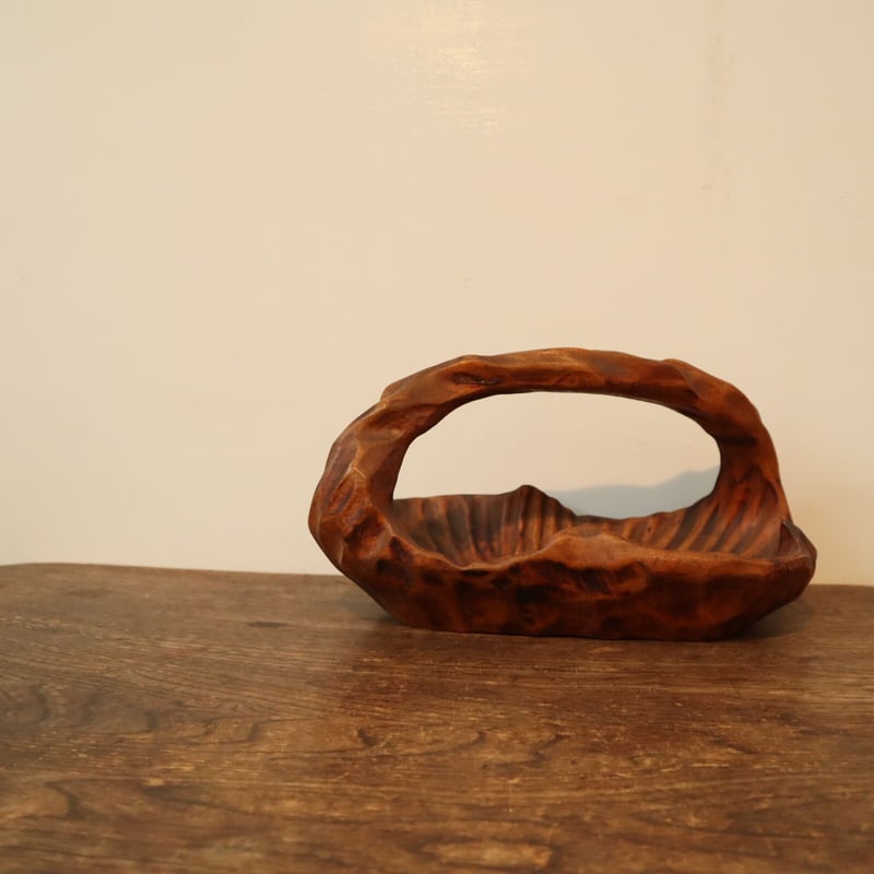 存在感のある 木彫り かご 籠 / ie22_250 | 古道具 イエノコモノ