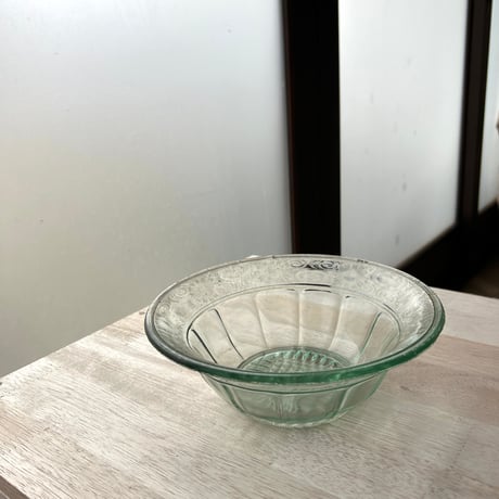レトロなガラスボウル