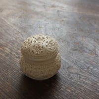 彫刻 蓋付き小物入れトルコ 海泡石 / ie22_381