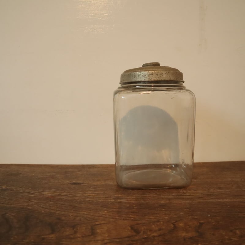 アルミ蓋の硝子瓶 四角ガラスジャー 保存瓶 / ie22_248 | 古道具 ...