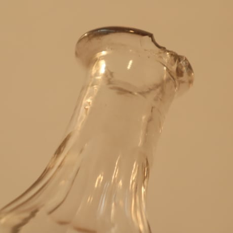 レトロなガラス瓶 花瓶にも / ie22_271