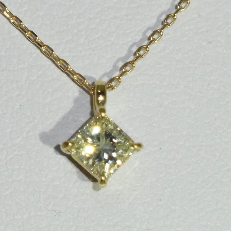 K18 プリンセスカットダイヤモンド ペンダントネックレス 0.30ct