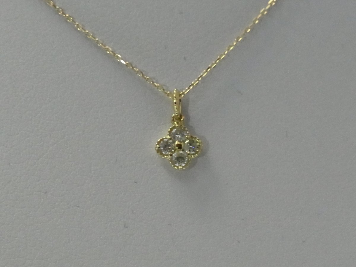 K18 ダイヤモンド ペンダントネックレス クローバーモチーフ 0.10ct 