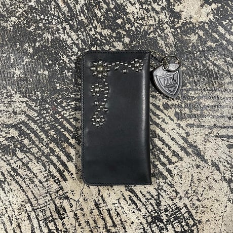 【 HTC 】26 CR STUDS LEATHER LONG WALLET ( BLACK )
