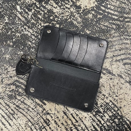 【 HTC 】26 CR STUDS LEATHER LONG WALLET ( BLACK )