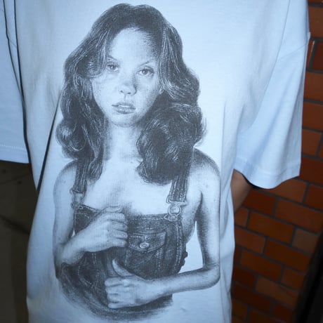 【 stacks bookstore × Moloch 】“Goth” Tee ( SKY BLUE )