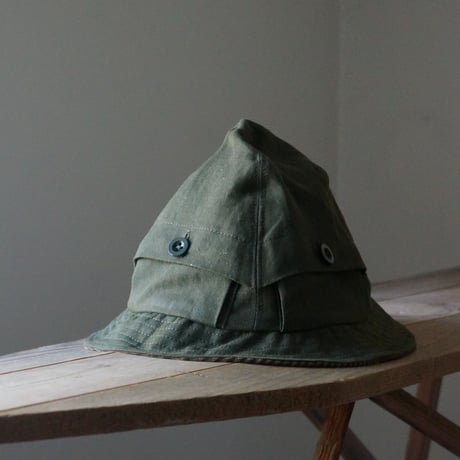(STOCK) SAFARI HAT HUNT