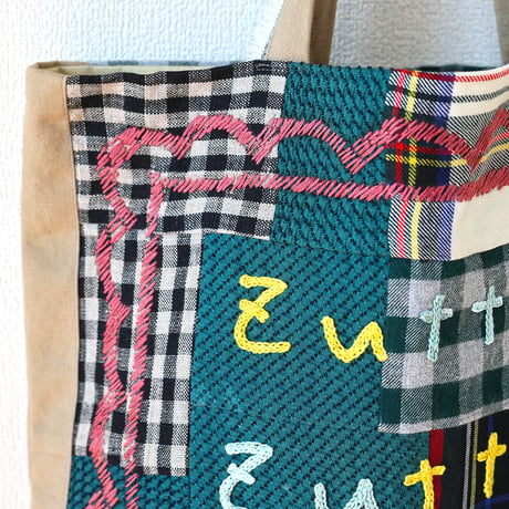 肩掛けことば刺繍トート「zutto zutto isshoチェックb」