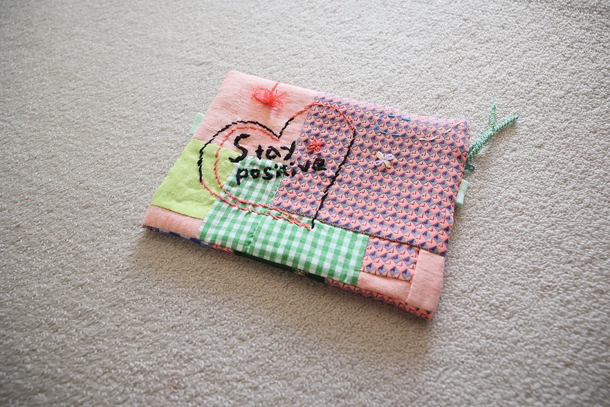 感謝価格　ファスナーポーチ　三角鍋つかみ　ワイヤーポーチ　ペンポーチ mqdefault.jpg