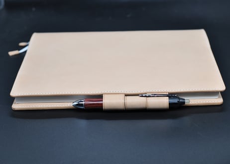 ★送料込み★手帳（ノート）カバー★正規B５サイズ★栃木レザー　ワイルドヌメ（ナチュラル）★