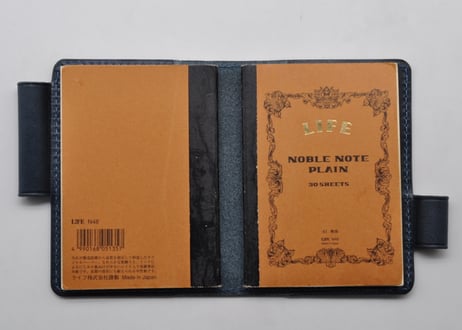 ★送料込み★手帳（ノート）カバー★A7サイズ★栃木レザー　ピット本ヌメ（ネイビー）特A★