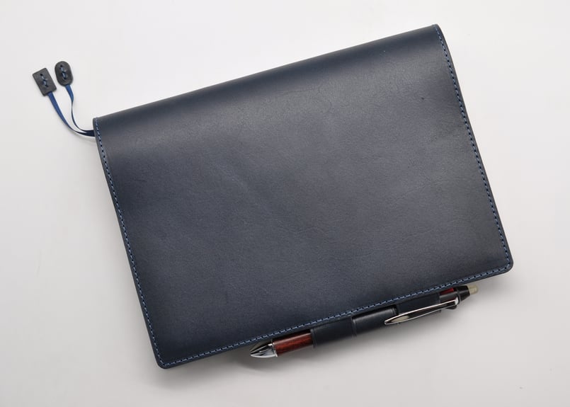 ☆送料込み☆革手帳カバー☆A5サイズ☆ほぼ日手帳カズン、NOLTY A5