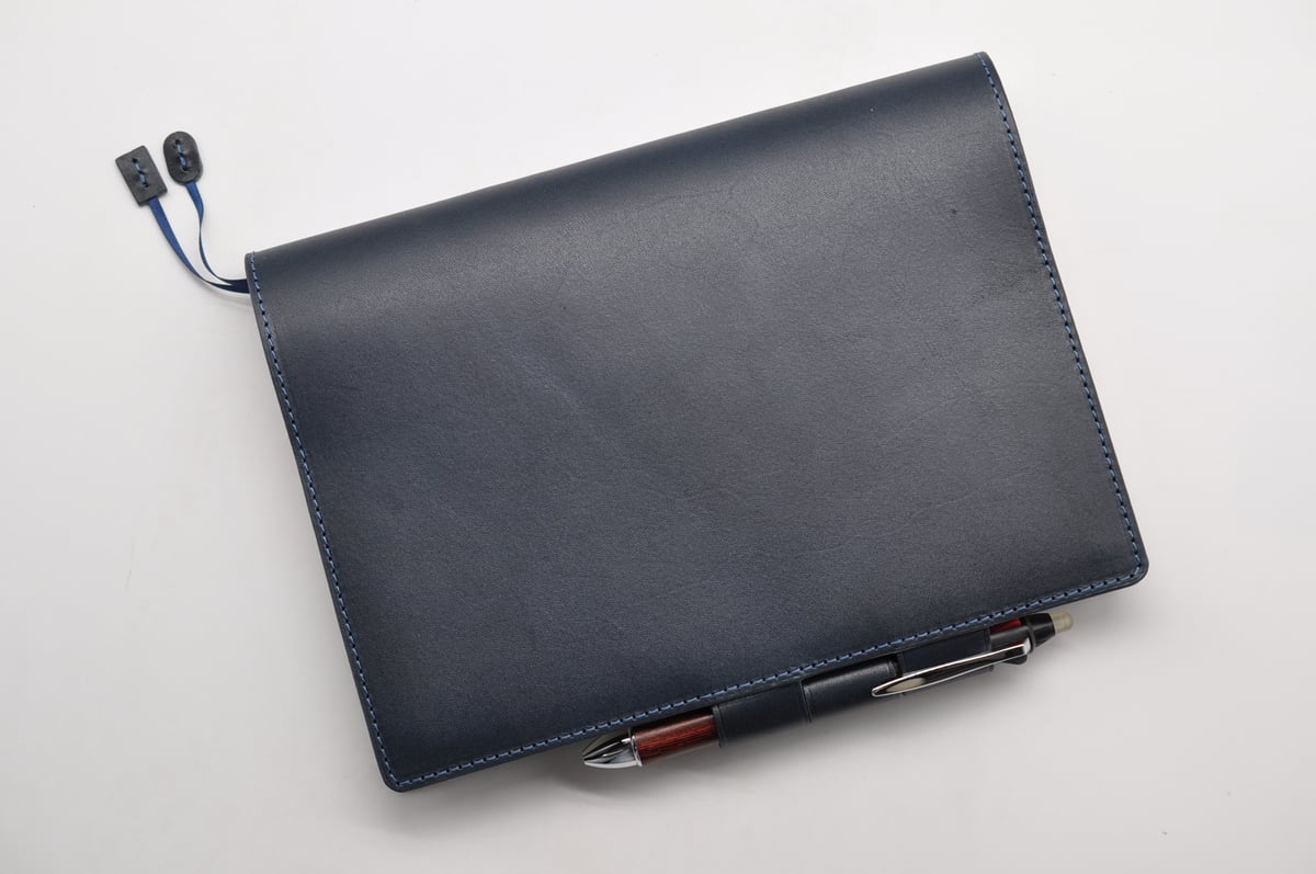 ☆送料込み☆革手帳カバー☆A5サイズ☆ほぼ日手帳カズン、NOLTY A5