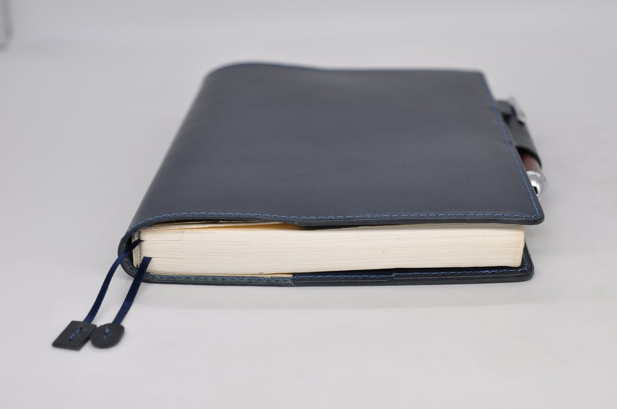 ☆送料込み☆革手帳カバー☆A5サイズ☆ほぼ日手帳カズン、NOLTY A5