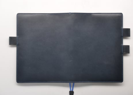 ★送料込み★革手帳カバー★A５サイズ★ほぼ日手帳カズン、NOLTY A5ウィークリーなど★栃木レザー　ピット本ヌメ（ネイビー）特A★