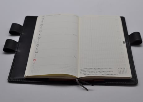 ★送料込み★ほぼ日手帳カバー★weeks,  weeks Mega★栃木レザー　ピット本ヌメ（黒）★
