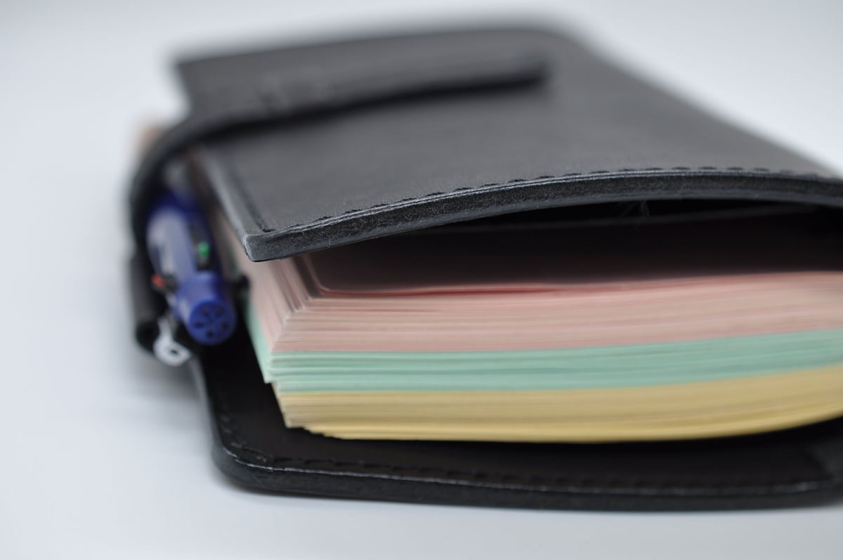 バイブルサイズ手帳（栃木レザー、黒） 国産ブランド『栃木レザー』システム手帳 シンプル【極