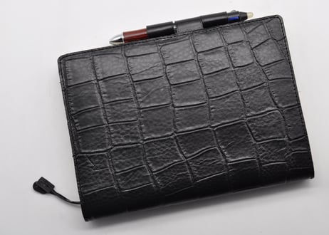 ★送料込み★革手帳カバー★A5サイズ（ほぼ日手帳カズン、NOLTY A5 ウィークリーなど）★クロコ型押し牛革（ブラック）★