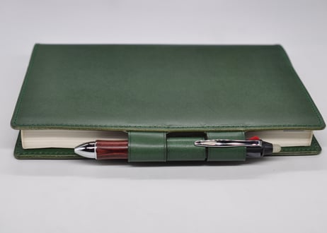 ★送料込み★革手帳カバー★A5サイズ★ほぼ日手帳カズン、NOLTY A5ウィークリーなど★栃木レザー　ピット本ヌメ（ディープグリーン）★